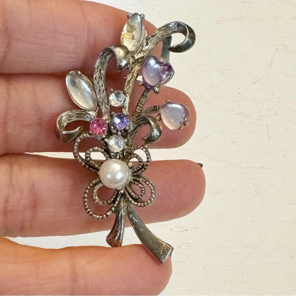 Vintage 1950s Silver ToneP Faux Pearl Rhinestone Flower Bouquet Brooch